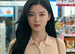 Ná thở nhan sắc "mơn mởn" của Kim Yoo Jung ở tập 1 Backstreet Rookie, Ji Chang Wook mất luôn ngôi visual của phim rồi?