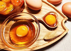 Người bị cholesterol máu cao có cần kiêng lòng đỏ trứng tuyệt đối?