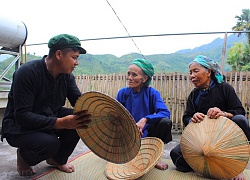 Những 'phù thủy nón lá' cuối cùng của Bắc Hà