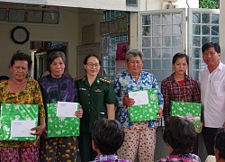 Thăm, tặng quà cho đồng bào khu vực biên giới tỉnh Kiên Giang