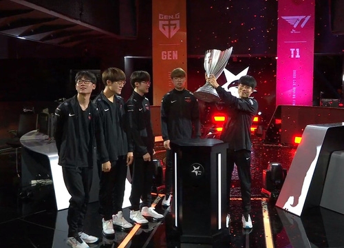 ESPN công bố BXH đội tuyển giai đoạn mùa hè - Top Esports vượt mặt T1 lên vị trí top 1 thế giới