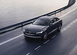 Giới hạn tốc độ 180 km/h của Volvo gây tranh cãi