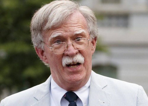 John Bolton phủ nhận việc sẽ bỏ phiếu cho Biden thay vì Trump