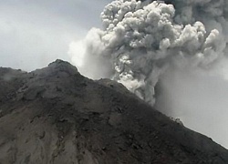 Núi lửa Merapi (Indonesia) phun tro bụi cao 6km, cư dân cảnh giác cao