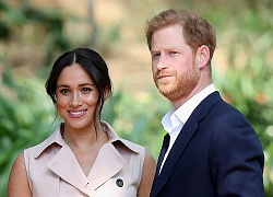 Rời hoàng gia, nhà Meghan Markle vẫn ngang nhiên sử dụng hình ảnh vương miện, dư luận chỉ nhận xét đúng một câu khiến cặp đôi phải xấu hổ