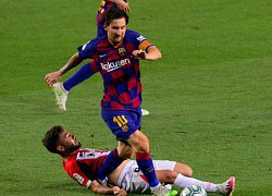 Sửng sốt Messi phạm lỗi thô bạo trận thứ 2 liên tiếp vẫn không có thẻ