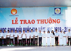 Trao thưởng các học sinh Nghệ An đạt giải cao trong năm học 2019 - 2020