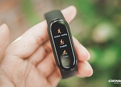 Trên tay Mi Band 5 tại VN: Màn hình lớn hơn, hỗ trợ hình nền động, sạc nam châm mới, giá 800.000 đồng