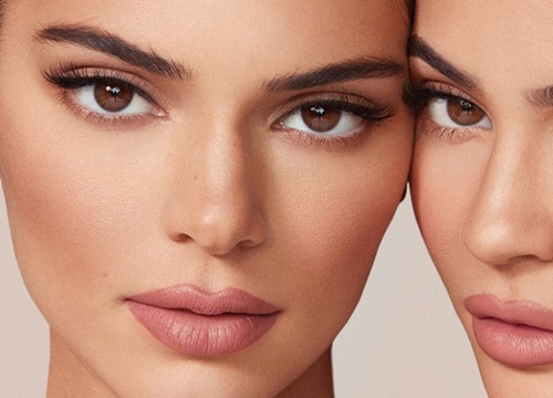 Bảng mắt Kendall x Kylie bị chê "giả dối", Kylie cao tay đáp trả anti-fan bằng chính... mặt của Kendall