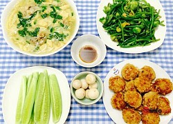 Bữa cơm ngon với canh chua măng sườn và chả cốm thịt băm