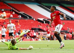 Martial chấm dứt cơn khát hat-trick hơn 7 năm của MU