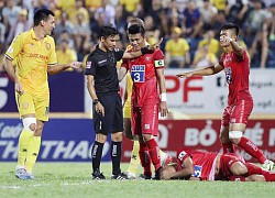 Dấu hỏi về các 'ông vua áo đen' ở V-League