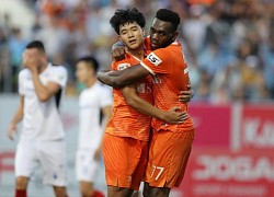 Hàng thủ HAGL "tặng quà" giúp Đức Chinh ghi bàn đầu tiên ở V-League 2020