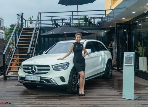 Khám phá showroom Mercedes-Benz di động lạ lẫm đầu tiên tại Việt Nam: Có thể đi muôn nơi, tiếp cùng lúc 20 khách hàng