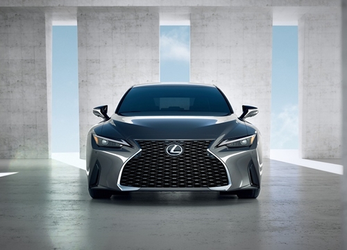 Lexus IS 2021 ra mắt trên toàn cầu