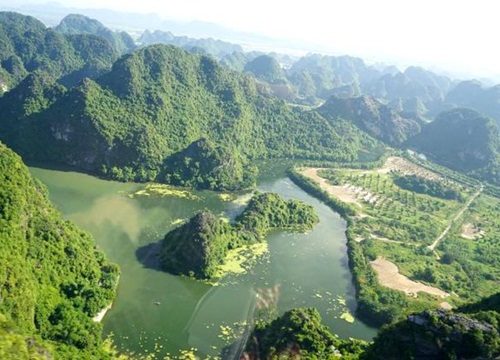 Trải nghiệm bay trực thăng, ngắm Tràng An