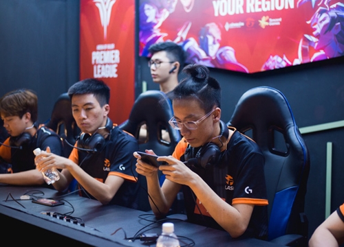 Vòng bảng APL 2020: Team Flash đánh như chơi vẫn giành chiến thắng, FAPTV lún sâu vào chuỗi thua "tối tăm mặt mày"