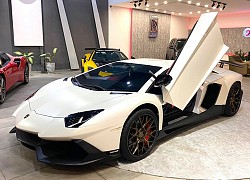 Độ phiên bản kỷ niệm 50 năm chưa đủ, chủ xe Lamborghini Aventador tiếp tục nâng cấp nội thất với hàng loạt chi tiết Alcantara