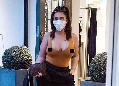 Lauren Goodger mặc áo như không, khoe vòng một 'nhức mắt'