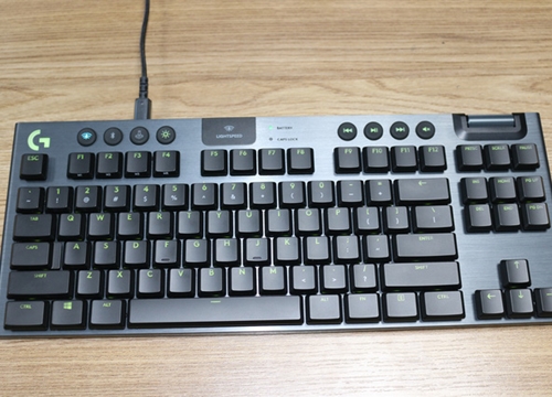 Logitech G913 TKL, bàn phím không dây cao cấp đáng mua cho game thủ trong năm 2020