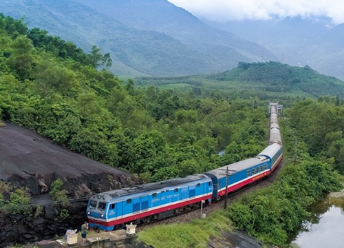 Ngành đường sắt tăng tần suất chạy các đôi tàu du lịch trong dịp Hè