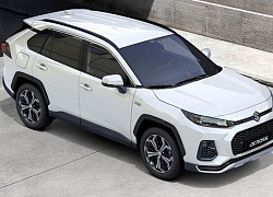 Suzuki Across giống hệt Toyota RAV4, chỉ thay logo