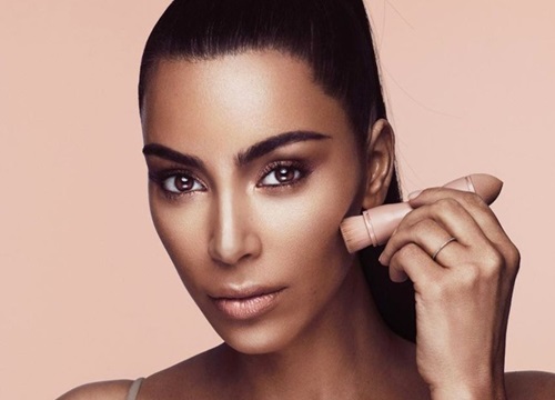 Vì sao Kim Kardashian bán 20% cổ phần công ty mỹ phẩm?