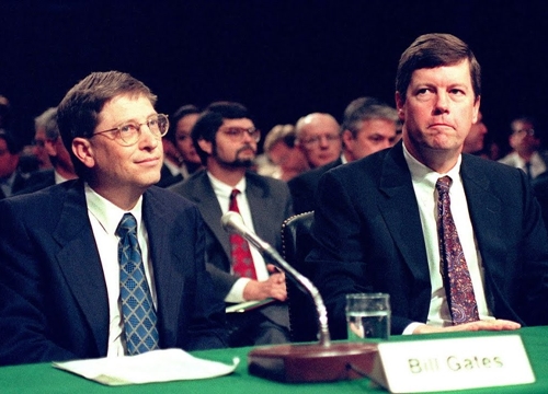 Bill Gates từng phải điều trần năm 1998