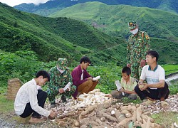 Bộ đội lại dựng lều chặn đường mòn, lối mở phòng chống Covid-19