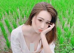 Diện áo khoét sâu hoắm, khoảnh khắc cúi người buộc dây giày của nữ Youtuber làm CĐM nín thở