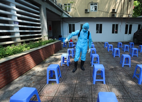Hà Nội bắt đầu xét nghiệm Covid-19 cho những người trở về từ Đà Nẵng