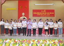 Hương Khê tuyên dương 110 học sinh giỏi năm học 2019 - 2020