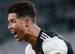 Kỉ lục lịch sử của Ronaldo bị đồng đội bóc mẽ