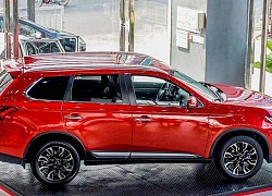 Lăn bánh Mitsubishi Outlander 2.4 CVT vừa ra mắt tốn bao nhiêu?