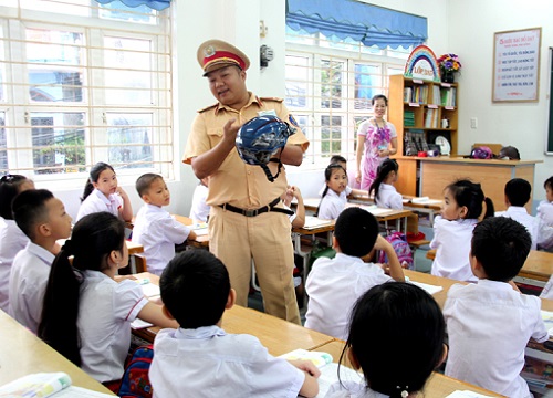 Lồng ghép giảng dạy an toàn giao thông trong giảng dạy chính khóa