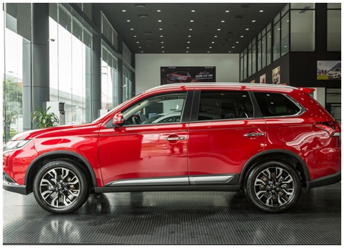 Ngang giá hơn 1 tỷ đồng, chọn Mitsubishi Outlander 2020 'full option' hay Mazda CX-8 mới giảm giá sốc