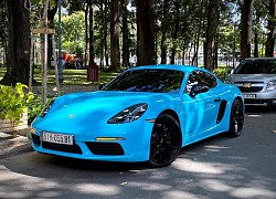 Porsche 718 Cayman màu lạ rao giá 4,2 tỉ đồng