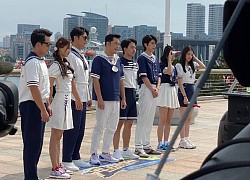 Running Man: Angelababy mặc đồ thủy thủ xinh xắn, Thái Từ Khôn khoe chân siêu dài lấn át các đàn anh