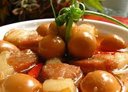 Tuyệt chiêu nấu món thịt kho trứng đưa cơm đãi cả nhà