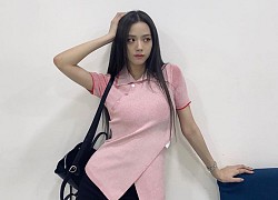 Jisoo lăng xê áo polo đơn giản nhưng diện lên cực hay ho, chị em nên vào học để cải tổ lại style