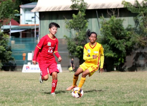 Lạ lùng giải vô địch U-16 nữ quốc gia vẫn lăn bóng mùa dịch