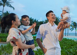 Quốc Cơ làm xiếc cùng con gái 5 tháng tuổi