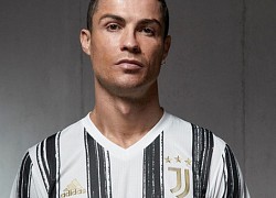 Ronaldo mặc áo sọc ngựa vằn mới của Juventus