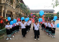 Trường song ngữ Lào-Việt Nam Nguyễn Du bế giảng năm học 2019-2020