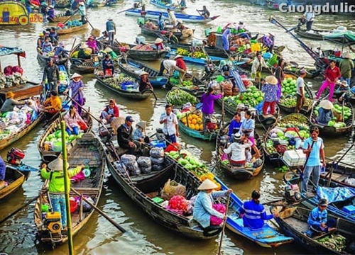 Ăn sáng, ngắm khu chợ trên sông nổi tiếng bậc nhất Việt Nam