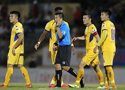 Ai bênh nổi trọng tài V-League?