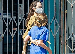 Angelina Jolie lấy lại phong độ, xinh đẹp ra phố cùng con gái cưng