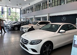 Xe sang Mercedes-Benz, BMW đua giảm giá để kéo khách hàng