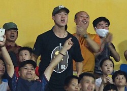 Duy Mạnh 'gắt' khi ngồi trên khán đài theo dõi Hà Nội FC