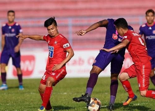 'Hiện tượng' CLB Sài Gòn dẫn đầu bảng xếp hạng sau chiến thắng 2-0